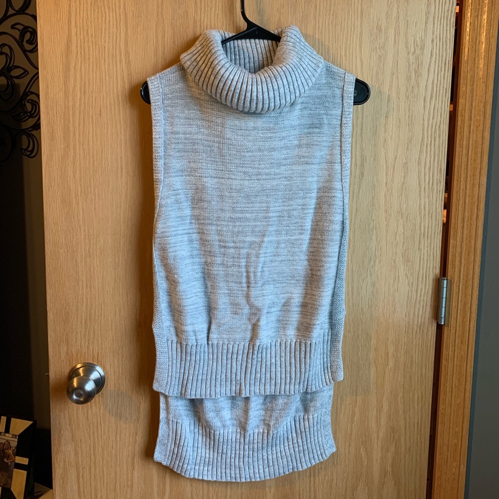 Banana Republic Sleeveless Turtleneck